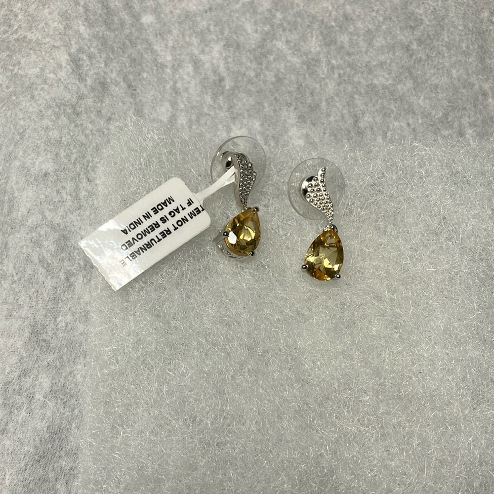 NWT Yellow drop silver tone earrings.